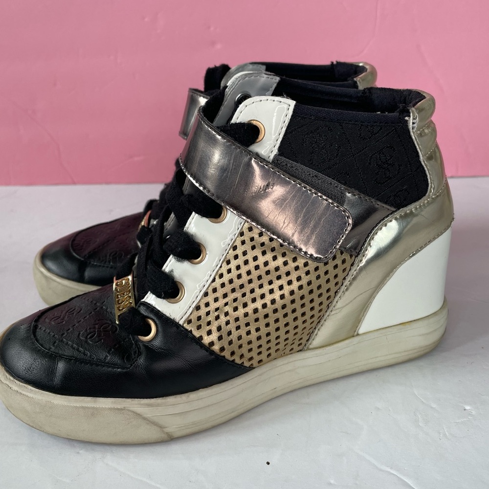 Mens Guess High Top Shoes Sz 6M Black Gold Lace Ups.